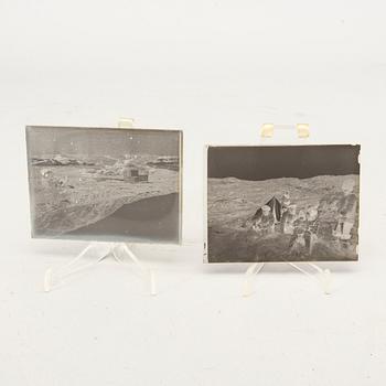 A collection of glassplates, mostly from 1920's Greenland.