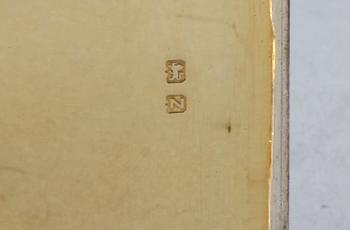 CIGARETTETUI, silver, Mappin & Webb, Birmingham, England, 1924.