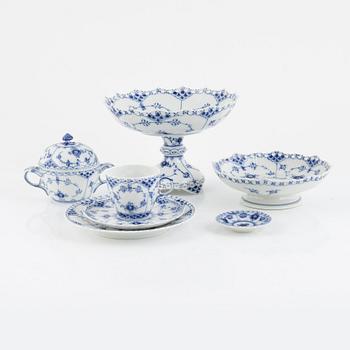 31 pieces of a full lace "Musselamlet" coffee service, Royal Copenhagen, Denmark.