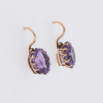 ÖRHÄNGEN, 14K (56) guld, ametister tot 4 ct,  ryska stämplar. Tot vikt 2,2 g.