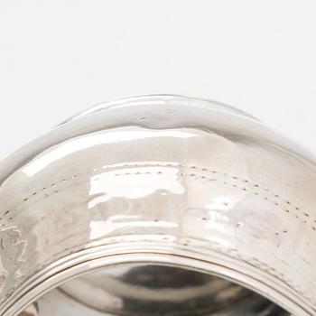 A Georgian sterling silver jug, late 18th century. Worn marks.