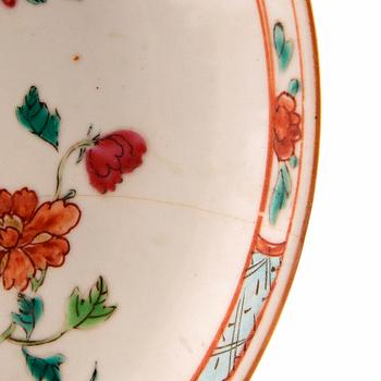Plates/shallow bowls, 4 pcs, China, 18th century, porcelain.