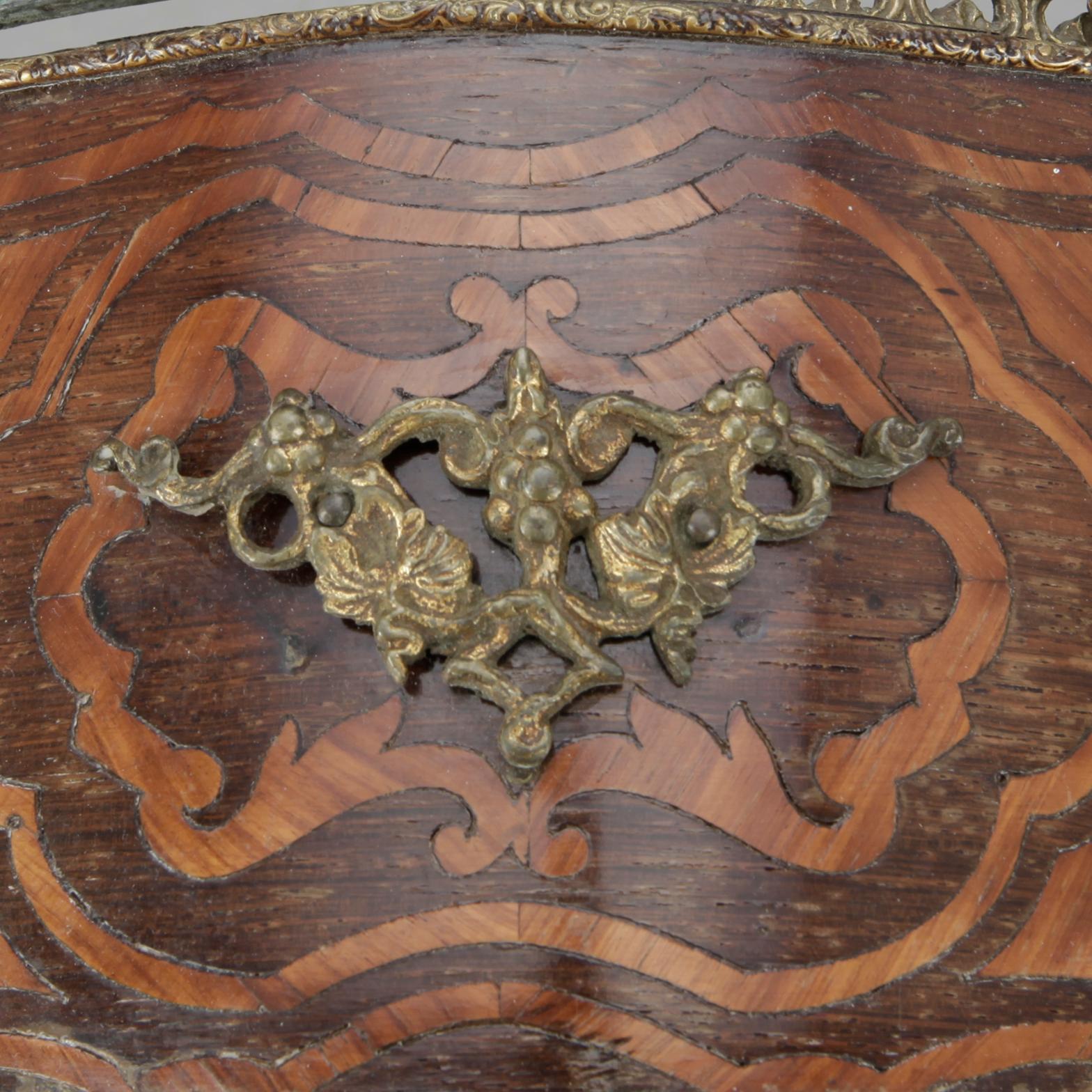 BLOMSTERBORD, Louis XVI, stil, 1900-talets första hälft.
