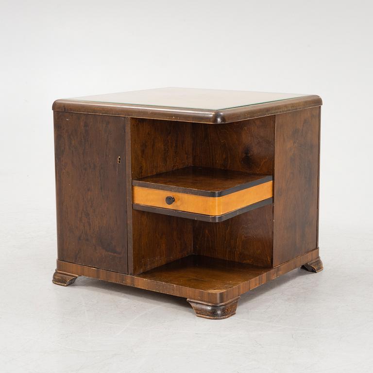 A birch wood veneered side table, 1930's/40's.