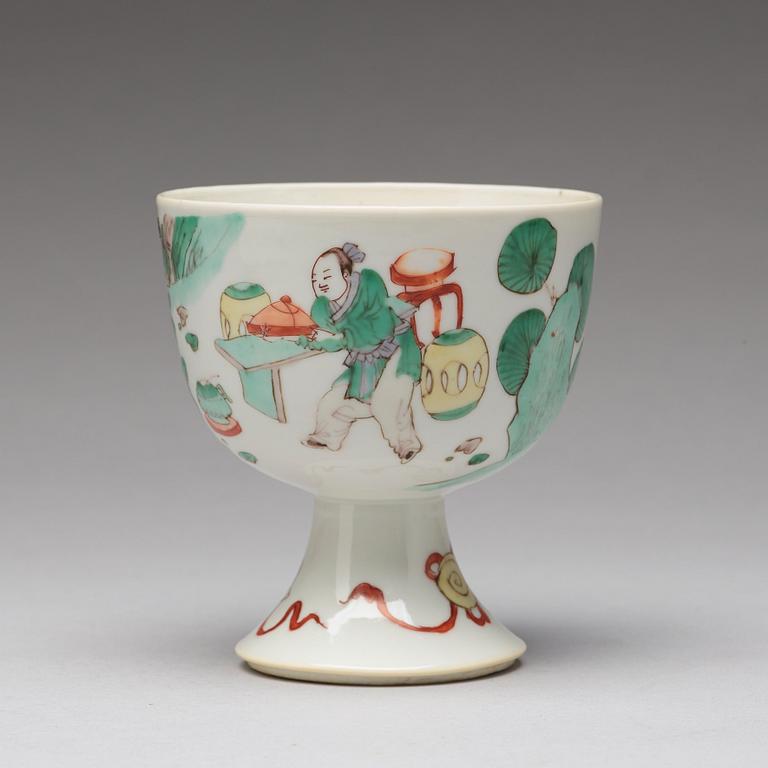 A famille verte stem cup, Qing dynasty, Kangxi (1662-1722).