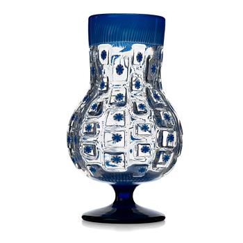 3. Edvin Öhrström, an Ariel glass vase, no 502, Orrefors, Sweden 1948.