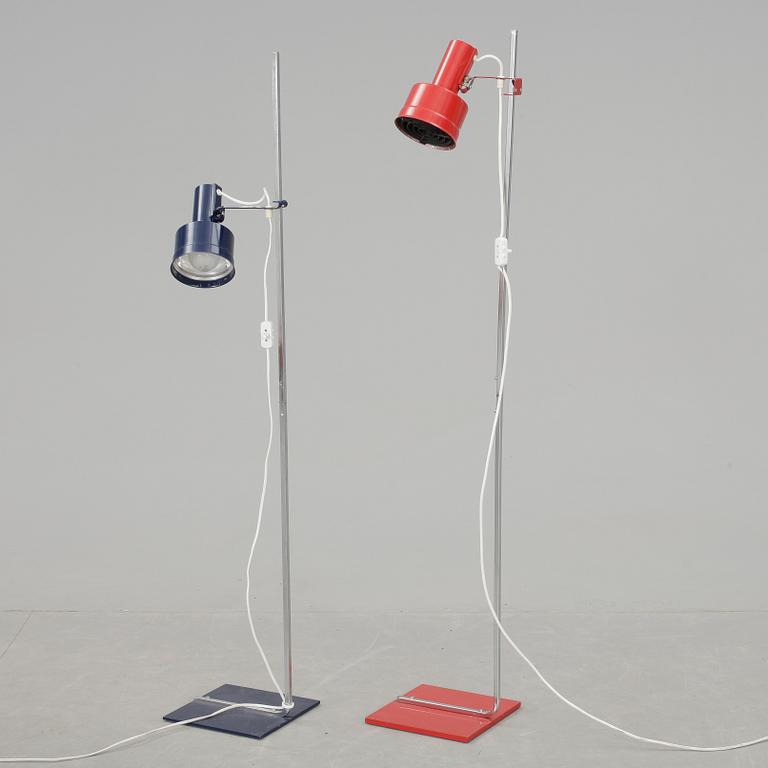 GOLVLAMPOR, ett par, Kosta, 1900-talets andra hälft.