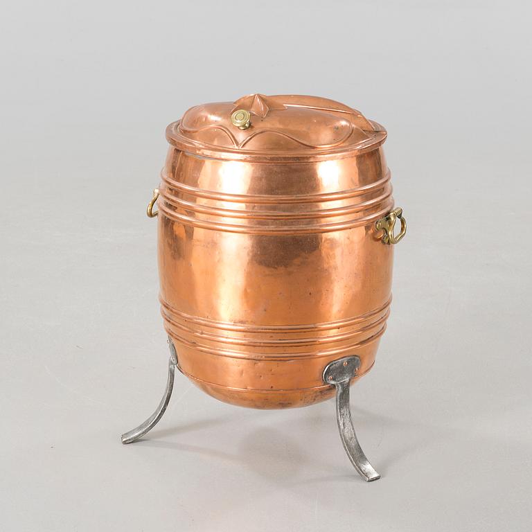 A water barrel from around year 1900.