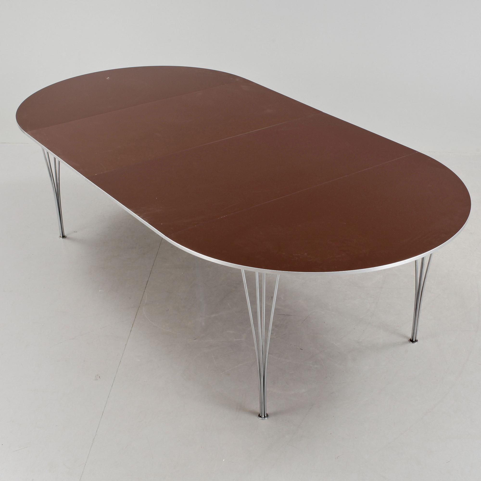 BORD, "Supercirkel", Bruno Mathsson & Piet Hein, 1900-talets fjärde kvartal.