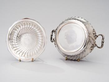 A TERRINE, silver, Flament & Champenois, France late 19th century, weight 1008 g.