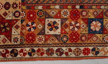 Matto, antique Melas prayer rug, ca 154-158 x 100-106 cm (as well as 1 and 3,5 cm flat weave at the ends), Anatolia.