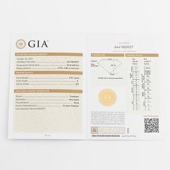 Emerald cut diamond, 0,51 ct, with GIA dossier.