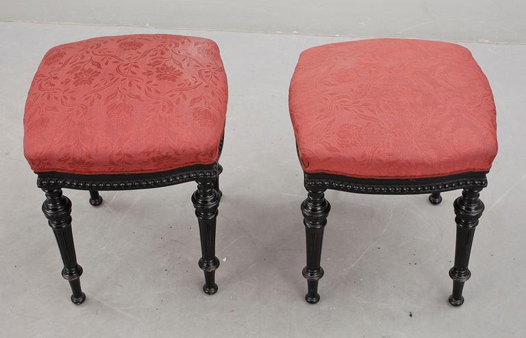 TABURETTER, ett par, 1800-talets slut.