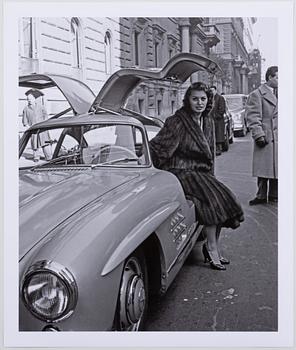 Per-Olow Anderson, "Sophia Loren in Per-Olows MB 300 SL in Rome, 1954".