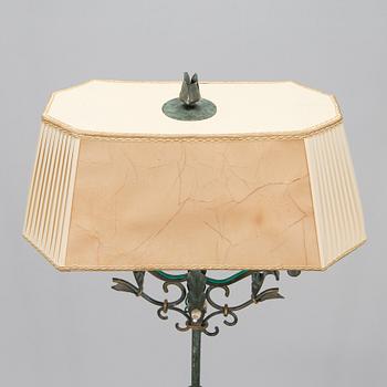 A 1930s floor light, presumably Taidetakomo Antti Hakkarainen, Helsinki 1930-luku.