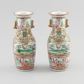 VASER, ett par, porslin, Kanton, Kina, 1800-tal.
