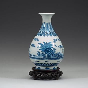 A blue and white vase, Qing dynasty, with Xianfeng's six character mark and period (1851-1861).