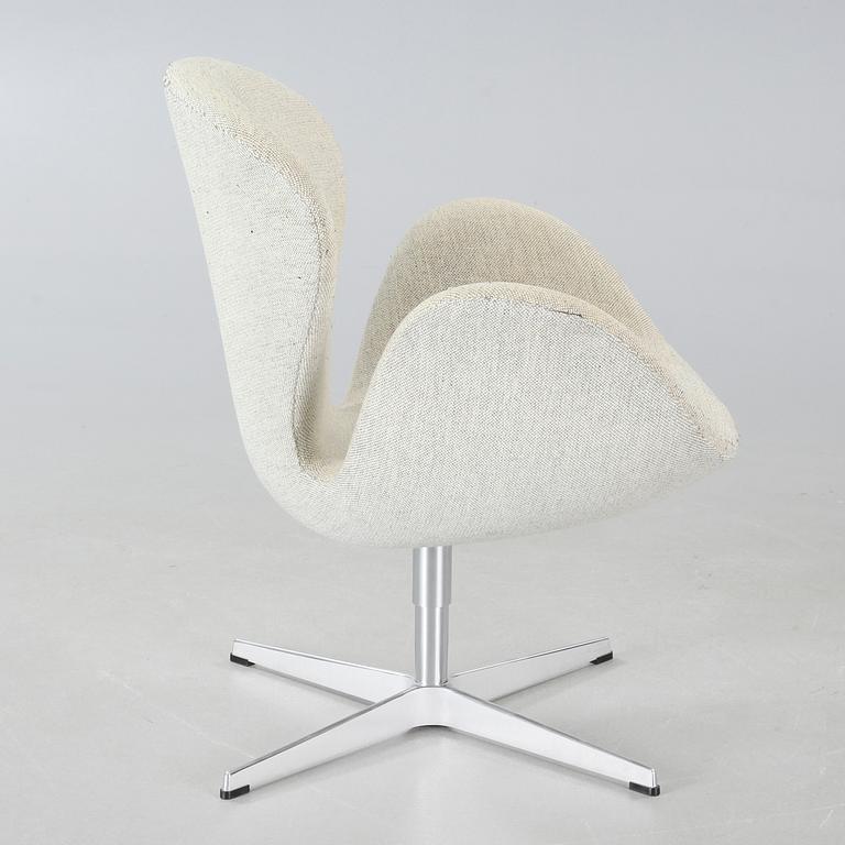ARNE JACOBSEN,