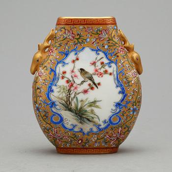 VAS, porslin, Kina, tidigt 1900-tal.