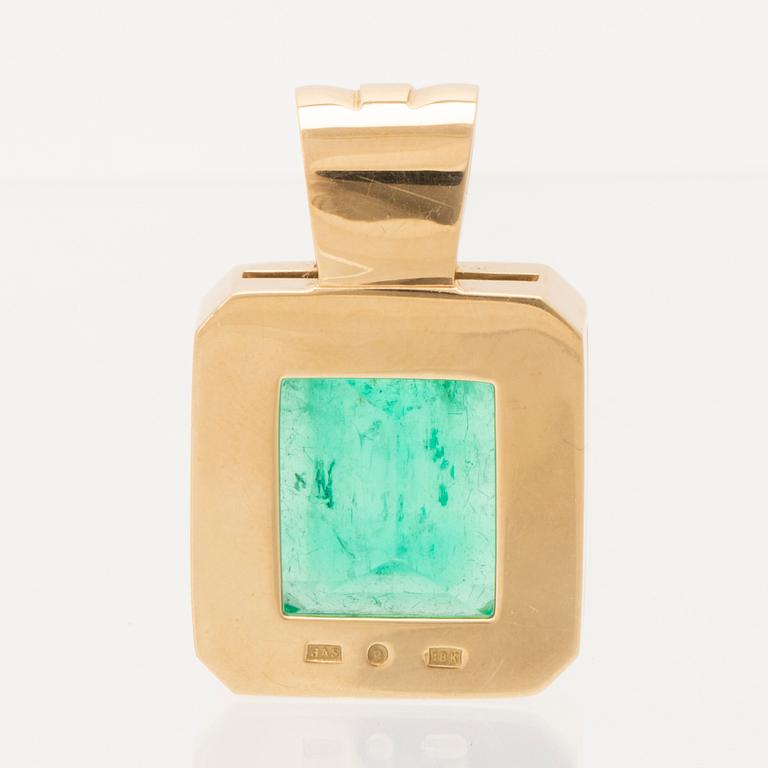 An 18K gold pendant set with an emerald-cut emerald, Schrittesser Gold & Silversmith Gothenburg.