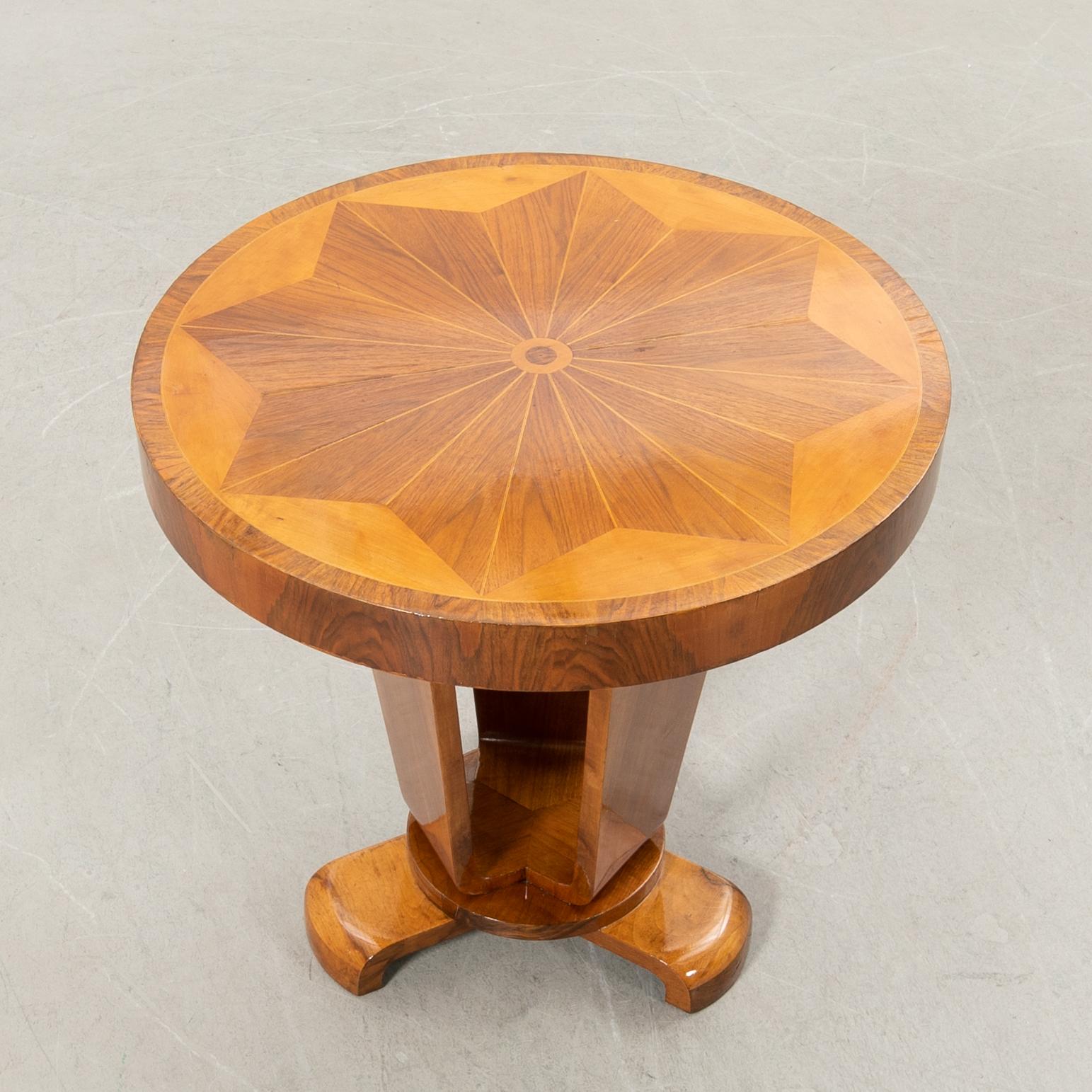 Coffee table, Art Deco, first half of the 20th century.