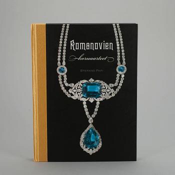 BOK, "Romanovien koruarteet" Stefano Papi Kustannusosakeyhtiö Tammi, Helsingfors 2010. Numrerad 920/1950.