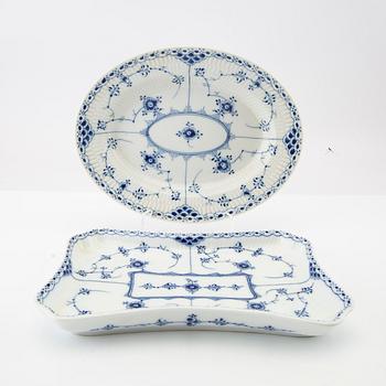 "Musselmalet Full Lace and Half Lace" service by Royal Copenhagen, Denmark, porcelain.