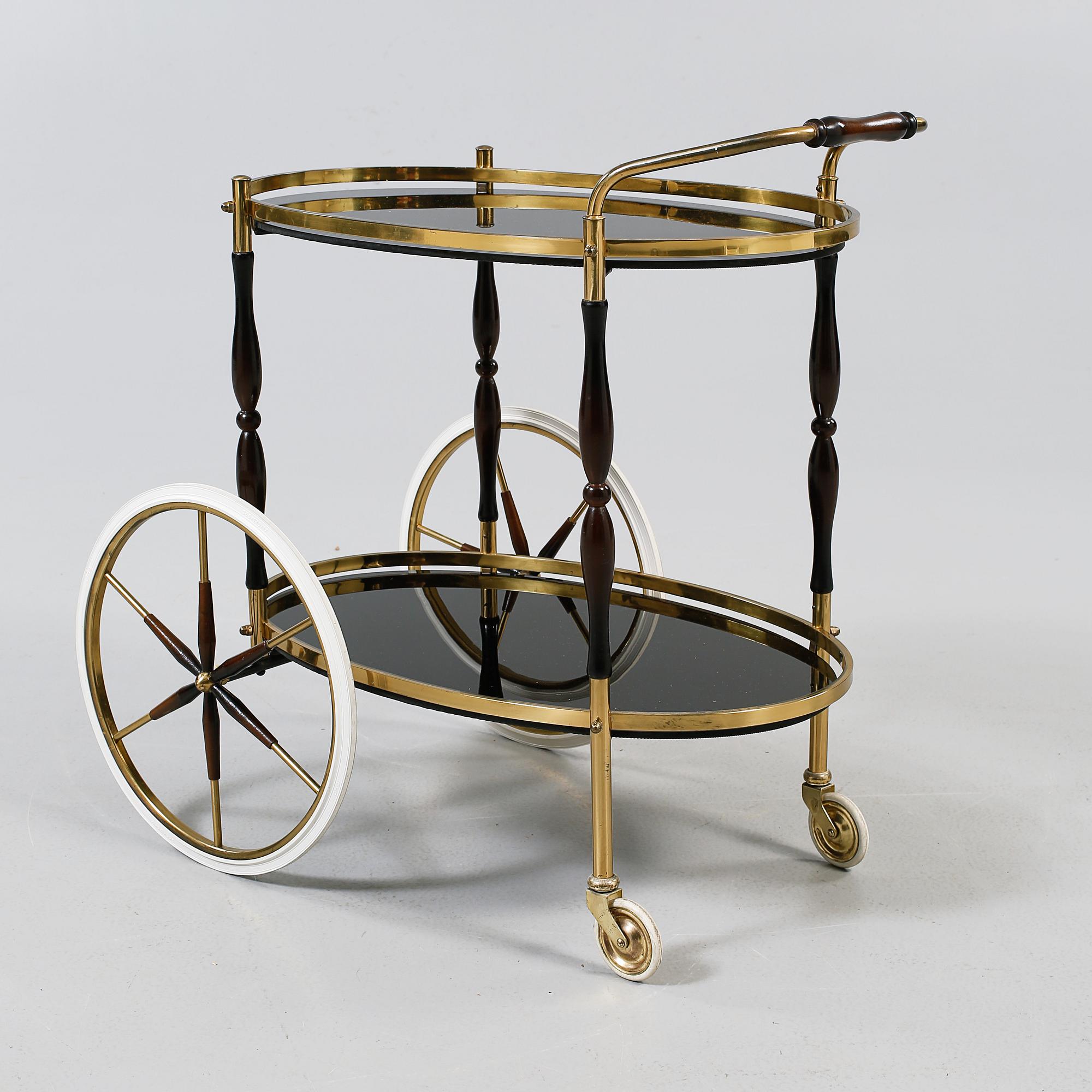 SERVERINGSVAGN, 1900-talets andra hälft.