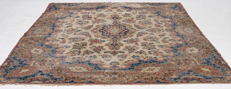 Rug, Kirman, semi-antique, approx. 370 x 267 cm.