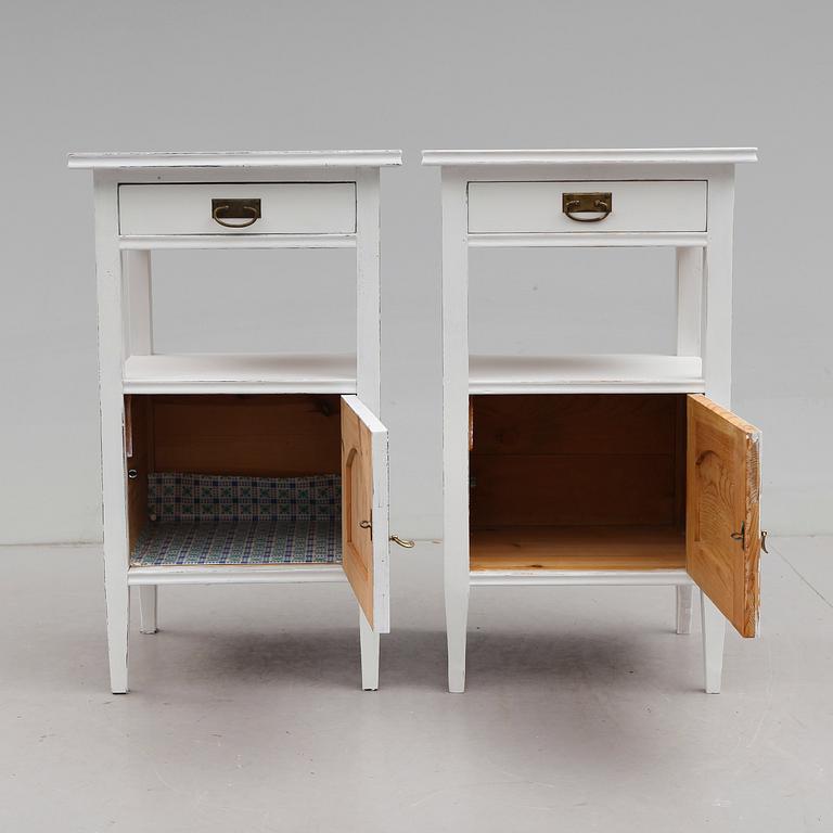 POTTSKÅP, 1 par, omkring år 1900.