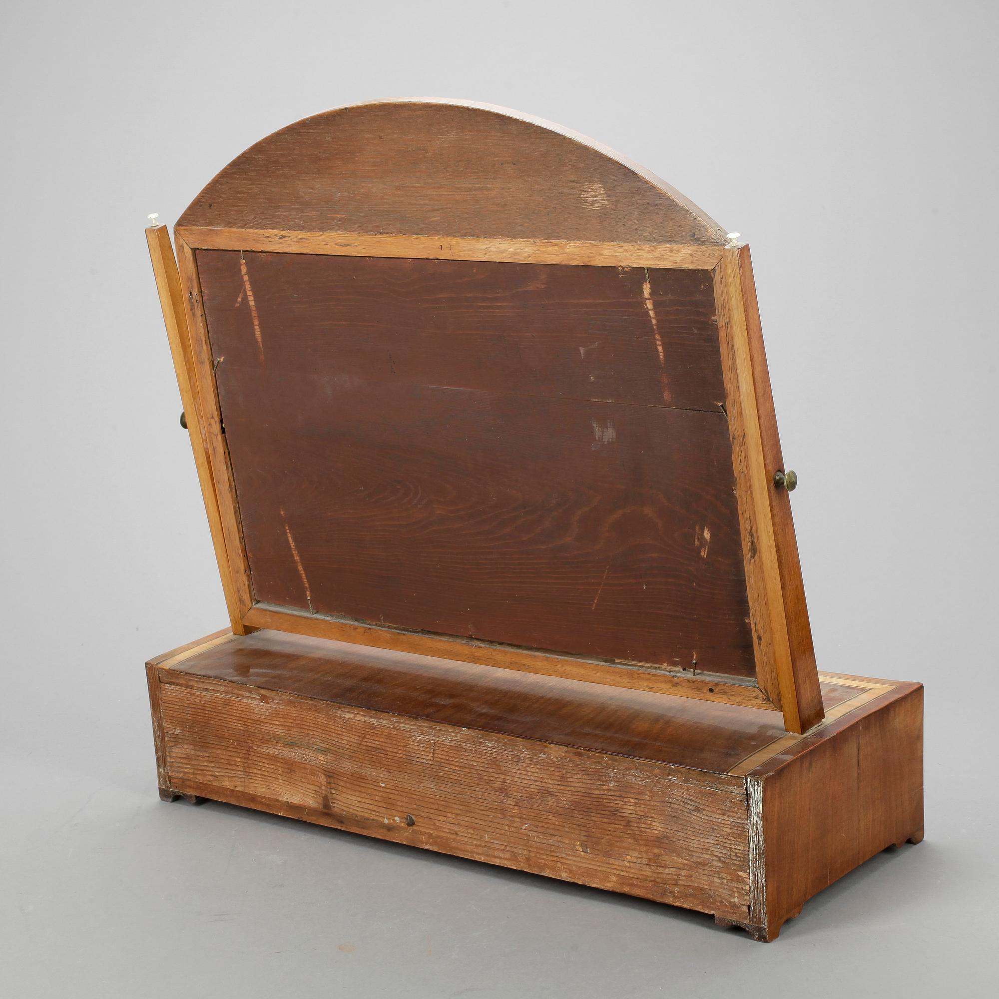 LÅDSPEGEL/PIGTITTARE, Karl-Johan, hallstämplad Göteborg 1833.