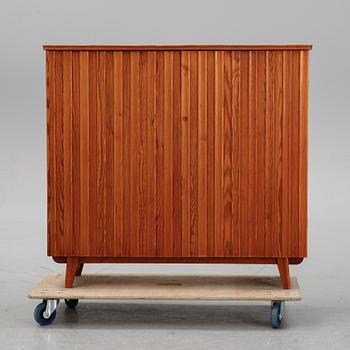 Göran Malmvall, a pine cabinet, Svensk Fur, 1940's.