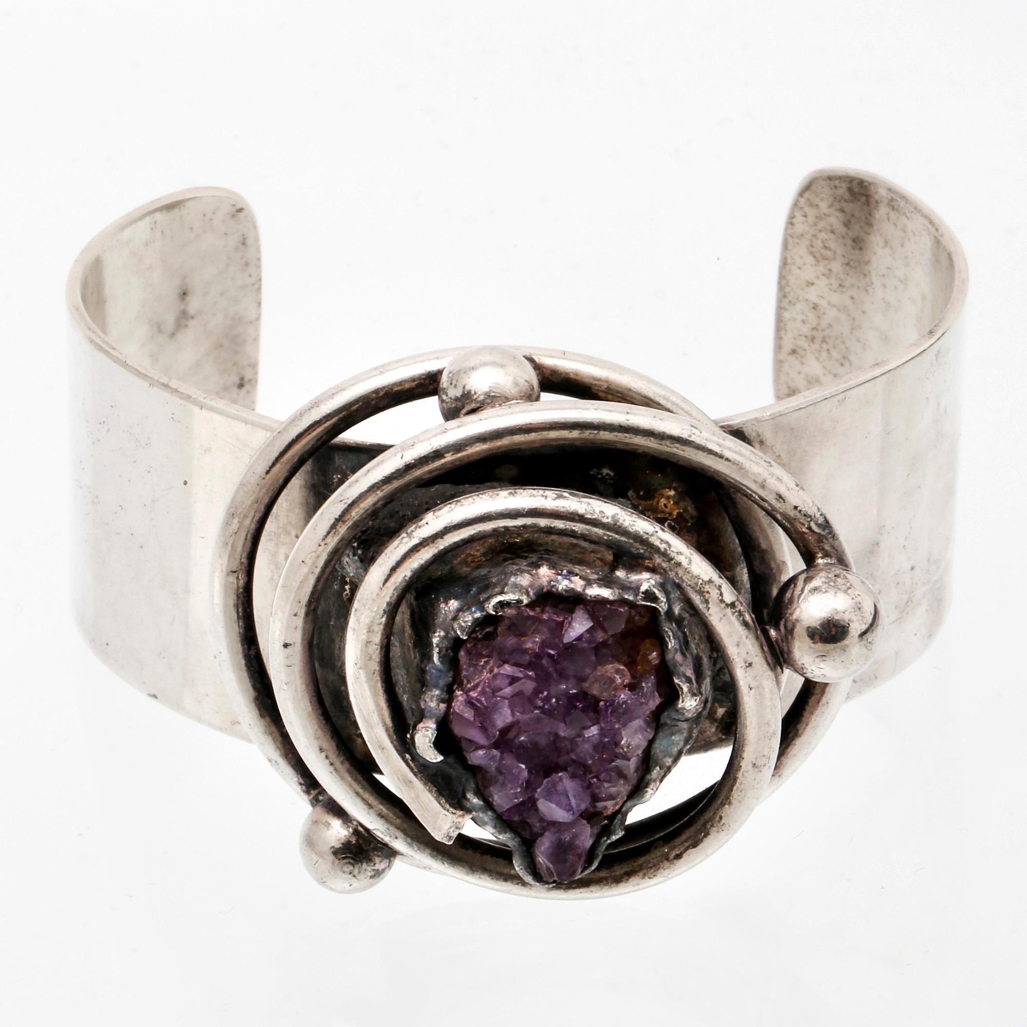 Bangle silver/metal, amethyst crystal.