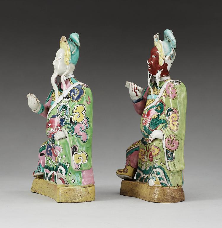A set of two famille rose figures, Qing dynasty, ca 1800.