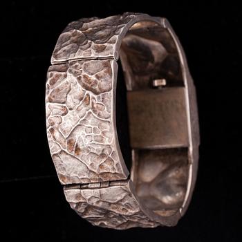 ARMBANDSUR, dam, silver, Matti Hyvärinen, Åbo 1975.