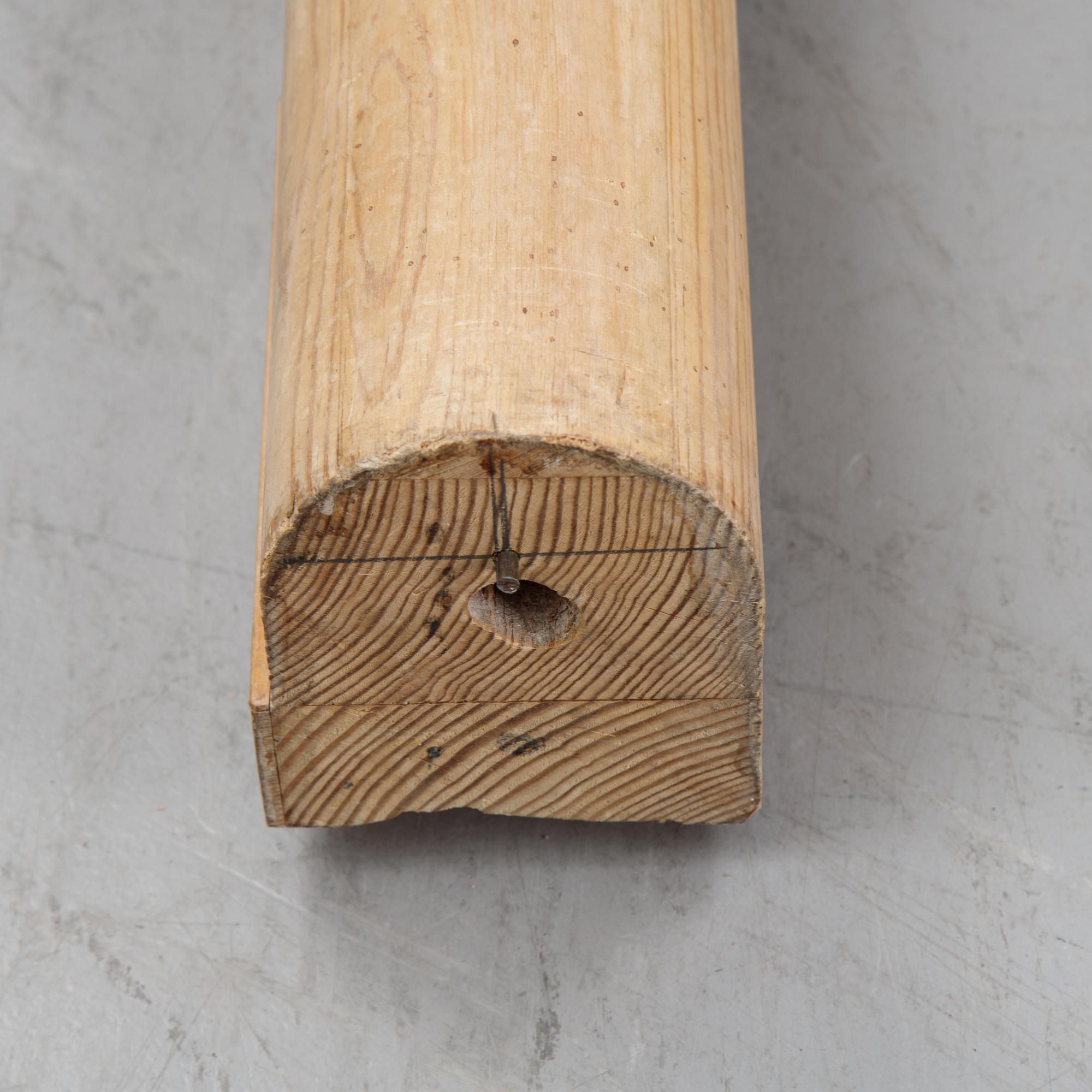 A pair of 20th century decor elements.