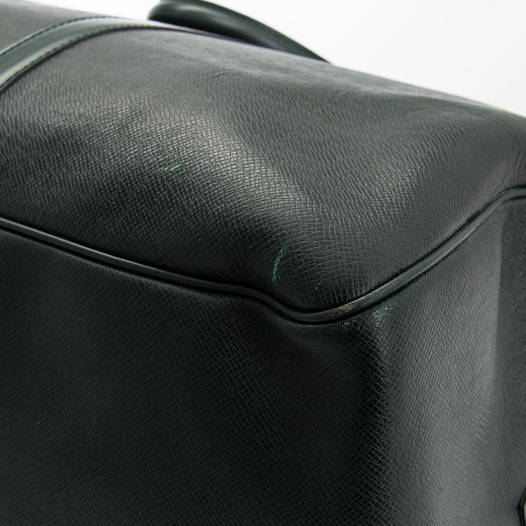 Louis Vuitton, A 'Taiga Kendall GM' Bag.