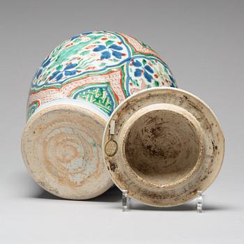 A Wucai Transitional vase with cover, 17th Century, Shunzhi (1644-1661).