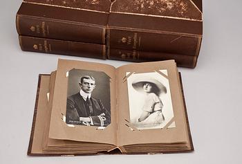 VYKORTSALBUM, 5st med 500 vykort, "Vårt Kungahus", mest Sverige 1910-20-tal.