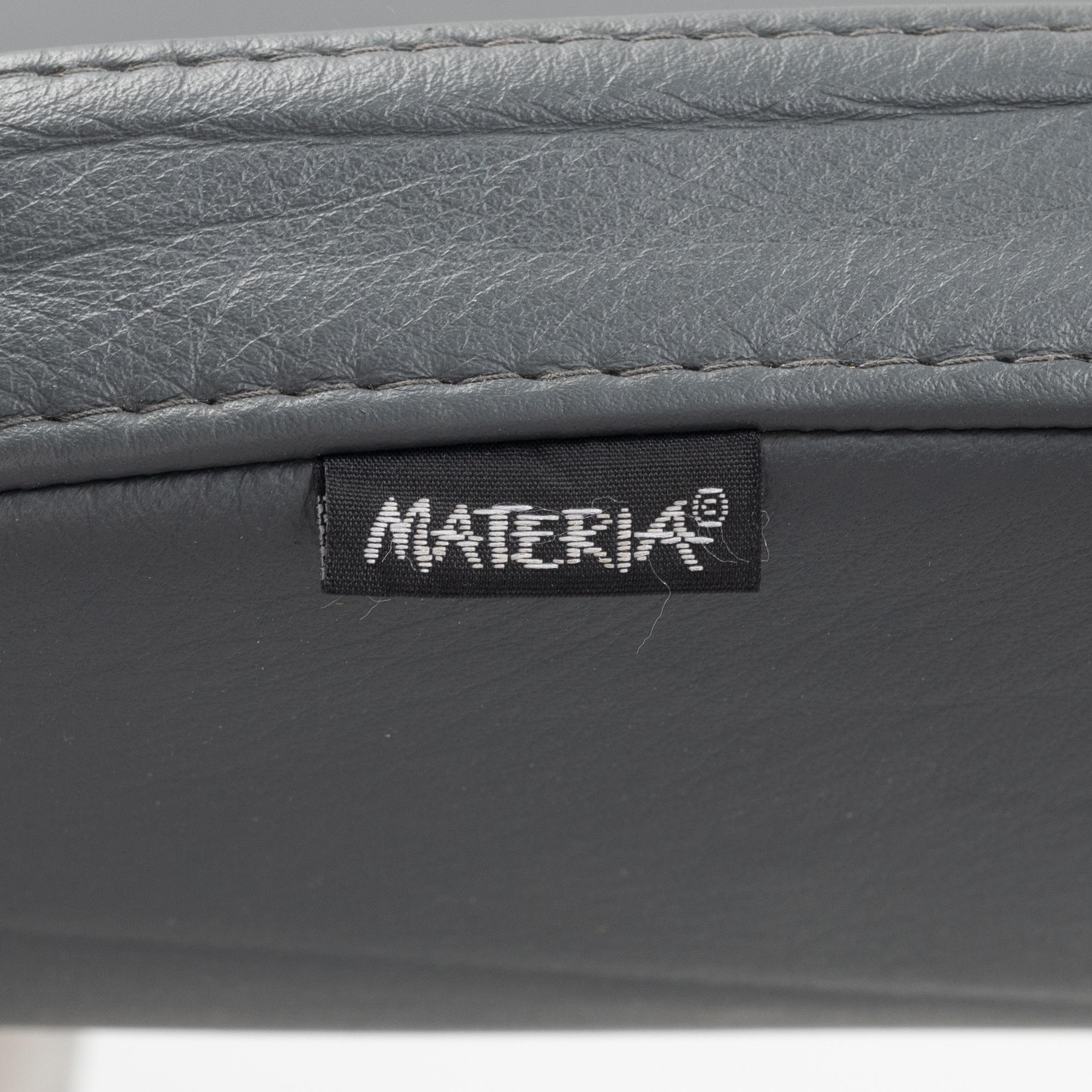 Steinar Hindenes, Tveit & Tornöe, fåtöljer ett par, "Bone", Materia, 2000-tal.