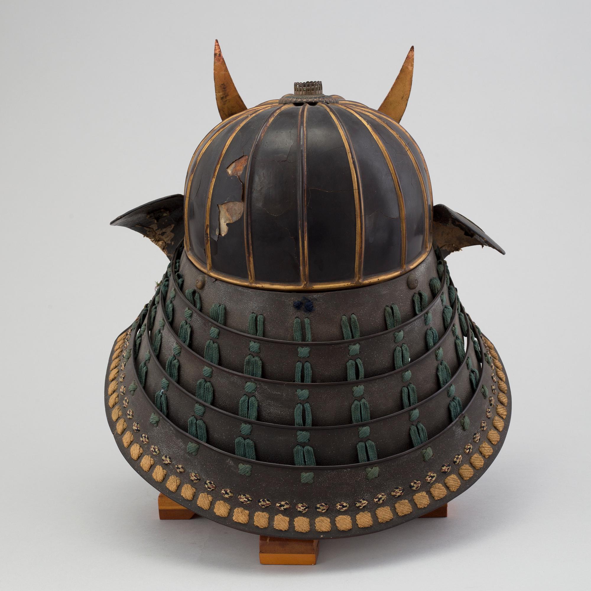 KABUTO, Edo, mei Yamato no Kami Fujiwara Ietsugu, Haruta-school. circa 1620.