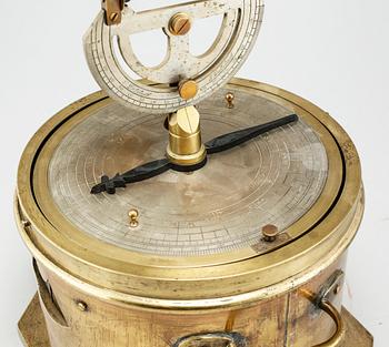 A nautical instrument named "Navisazimut" from A Lindblad and FW Gleerup in Stockholm, made around 1900.
