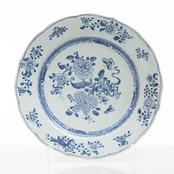 Two Chinese blue and white export porcelain dishes, Qing dynasty, Qianlong (1736-95).