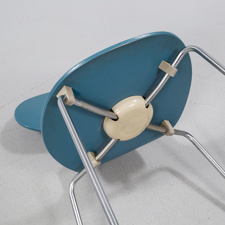 Four "Ant" chairs, designed by Arne Jacobsen, by Fritz Hansen 1970.