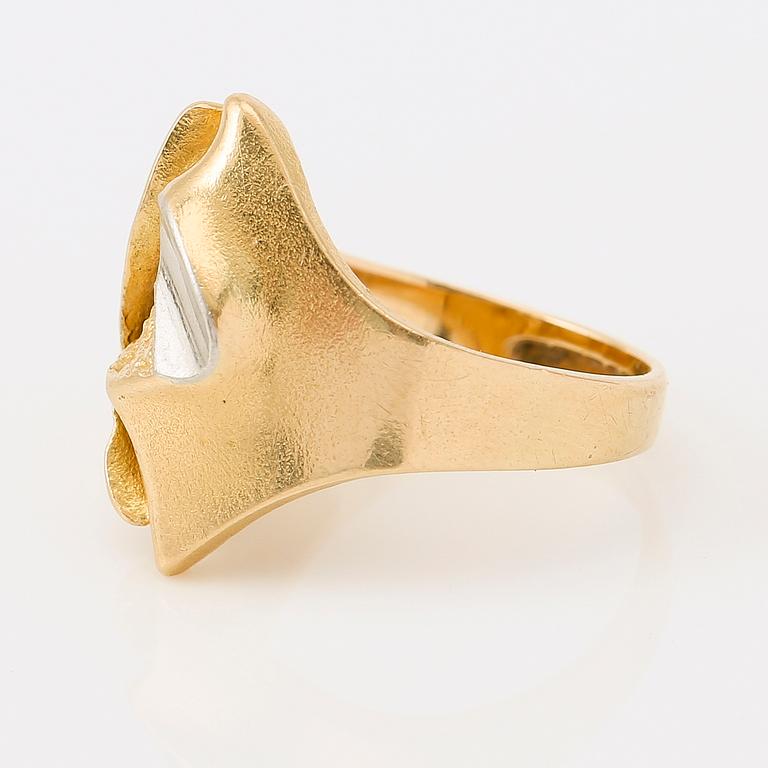 RING, 18K guld/vitguld, Björn Weckström, Lapponia, Finland, 1997. Vikt ca 7 gram.