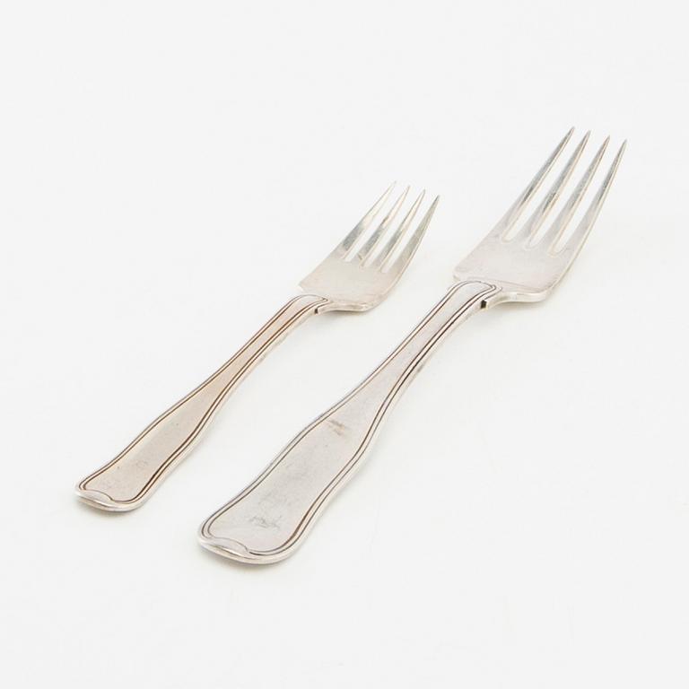 Harald Nielsen, 73-piece silver cutlery set "Old Danish" by Georg Jensen.