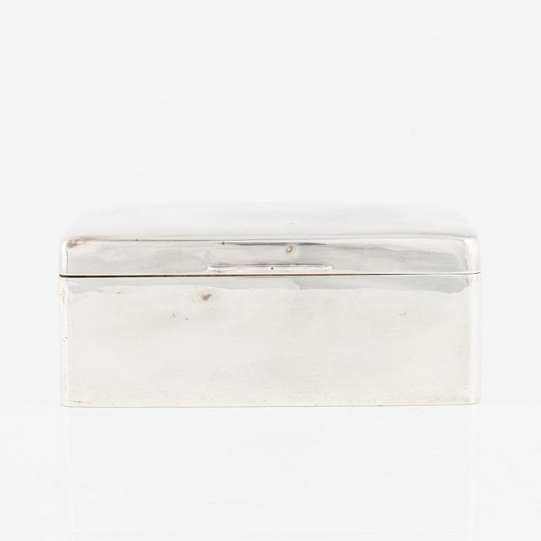 Cigarettskrin, silver, Walker & Hall, Birmingham, England, 1919.