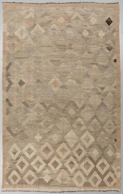 A CARPET Kilim, ca 316 x 195 cm.