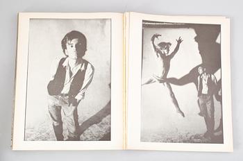 BÖCKER, 2 st, Andy Warhol samt Dinéerna med Gala, Salvardor Dali.