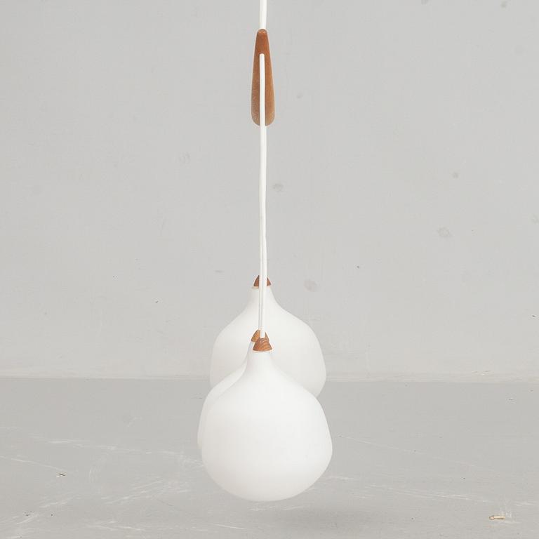 TAKLAMPA, modell nr 512 "Bananen", Uno och Östen Kristiansson, Luxus, 1950/60-tal.
